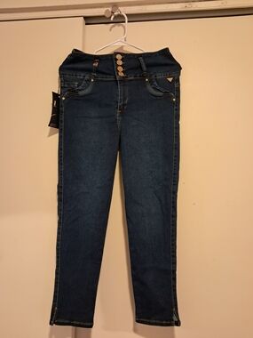 High-Rise Jeans in Dark Blue with Button-Front